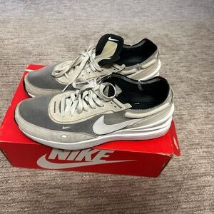 Nike Men's Gray Sneakers